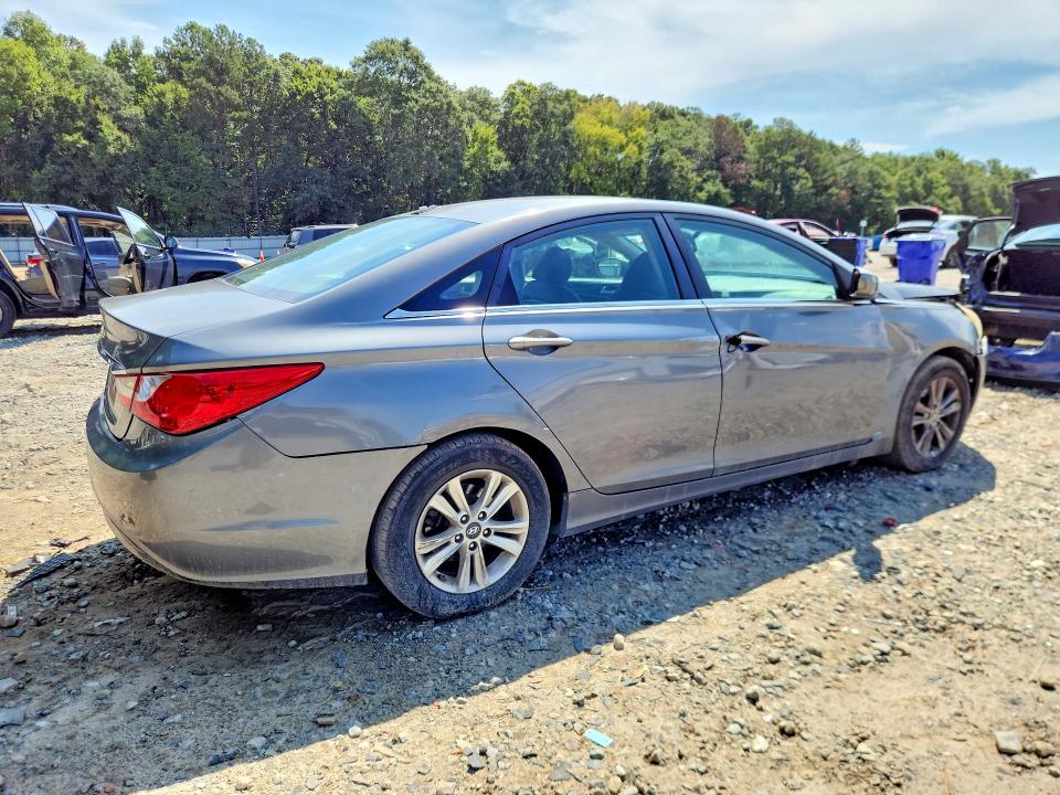 Photo 3 from auction – 2013 HYUNDAI SONATA with VIN 5NPEB4AC2DH702507