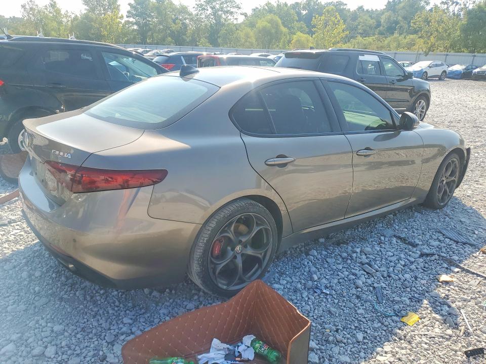 Снимка 3 от търг – 2019 ALFA ROMEO GIULIA с VIN ZARFANBN1K7608042