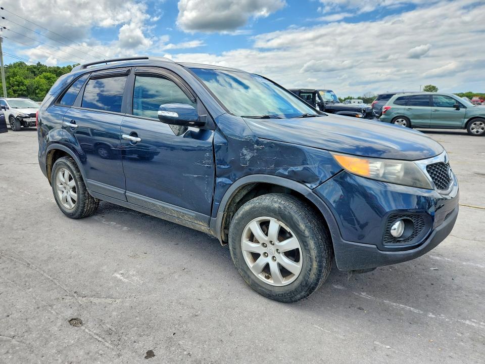 Photo 4 from auction – 2011 KIA SORENTO with VIN 5XYKT3A17BG087207