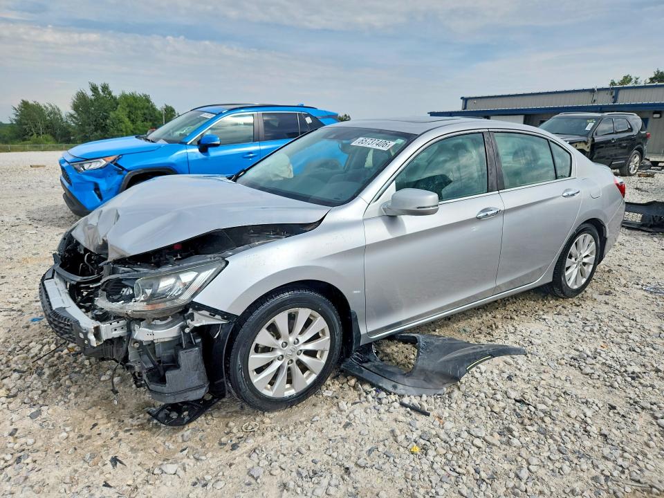HONDA ACCORD 2015 с VIN 1HGCR2F87FA113847 - Снимка от търг