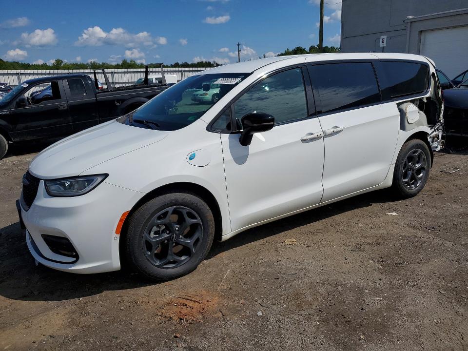 CHRYSLER PACIFICA 2024 with VIN 2C4RC1S79RR166583 - Photo from auction