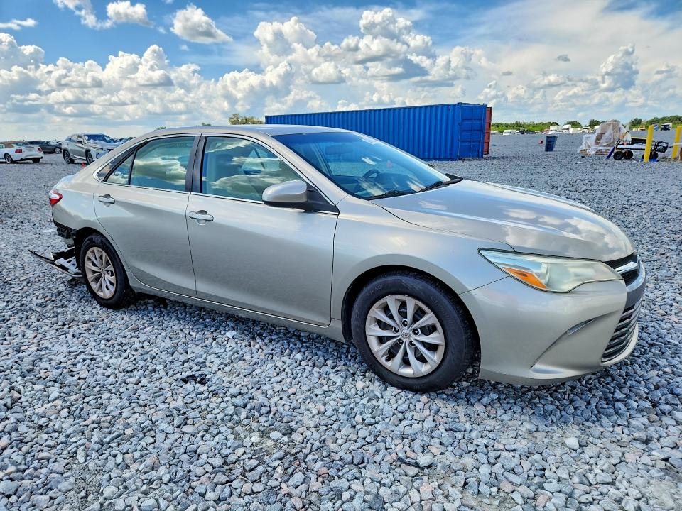 Снимка 4 от търг – 2015 TOYOTA CAMRY с VIN 4T4BF1FK6FR500656