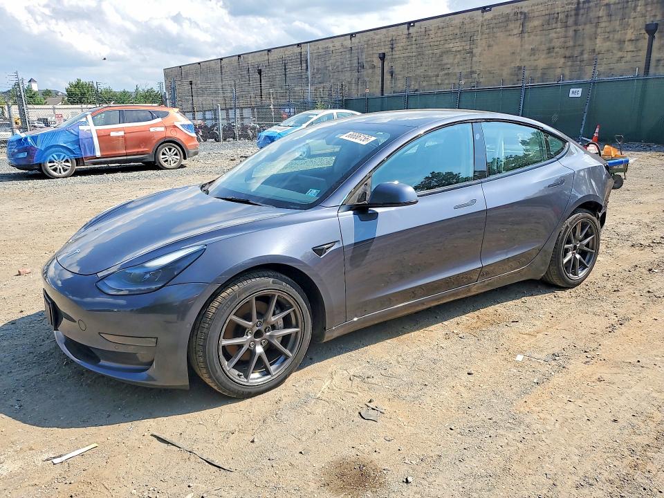 TESLA MODEL 3 2022 с VIN 5YJ3E1EA2NF154580 - Снимка от търг