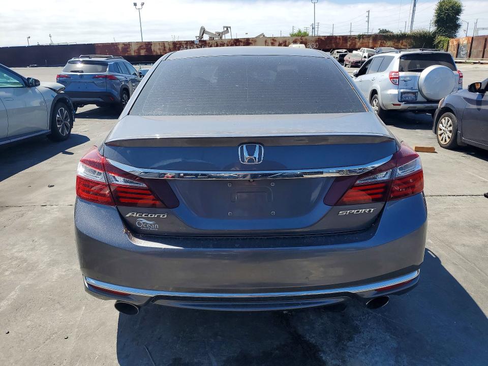 Photo 6 from auction – 2017 HONDA ACCORD with VIN 1HGCR2F57HA044103