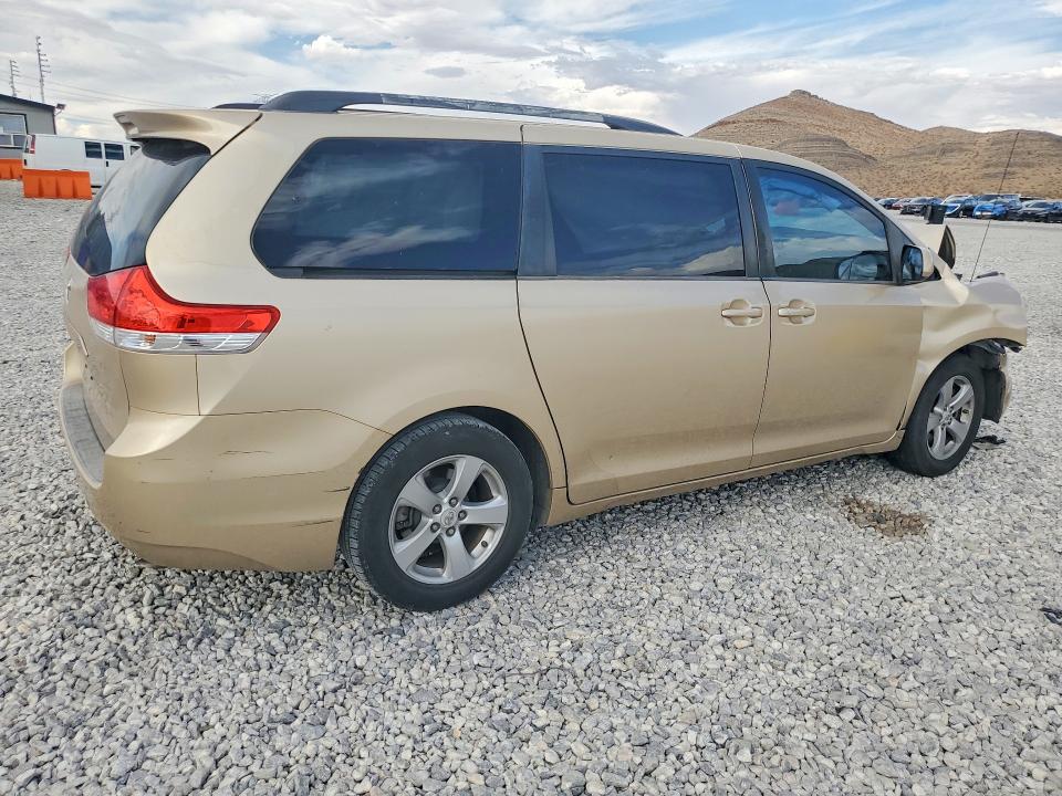 Photo 3 from auction – 2012 TOYOTA SIENNA with VIN 5TDKK3DC2CS242072