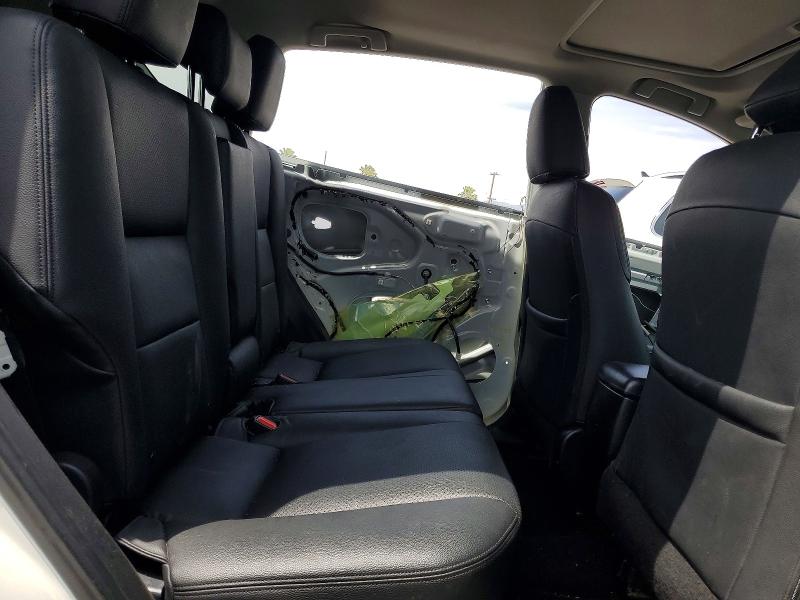 Photo 11 from auction – 2017 TOYOTA RAV4 with VIN JTMWFREV4HJ143735
