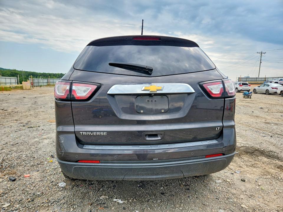 Photo 6 from auction – 2017 CHEVROLET TRAVERSE with VIN 1GNKRGKD6HJ291964