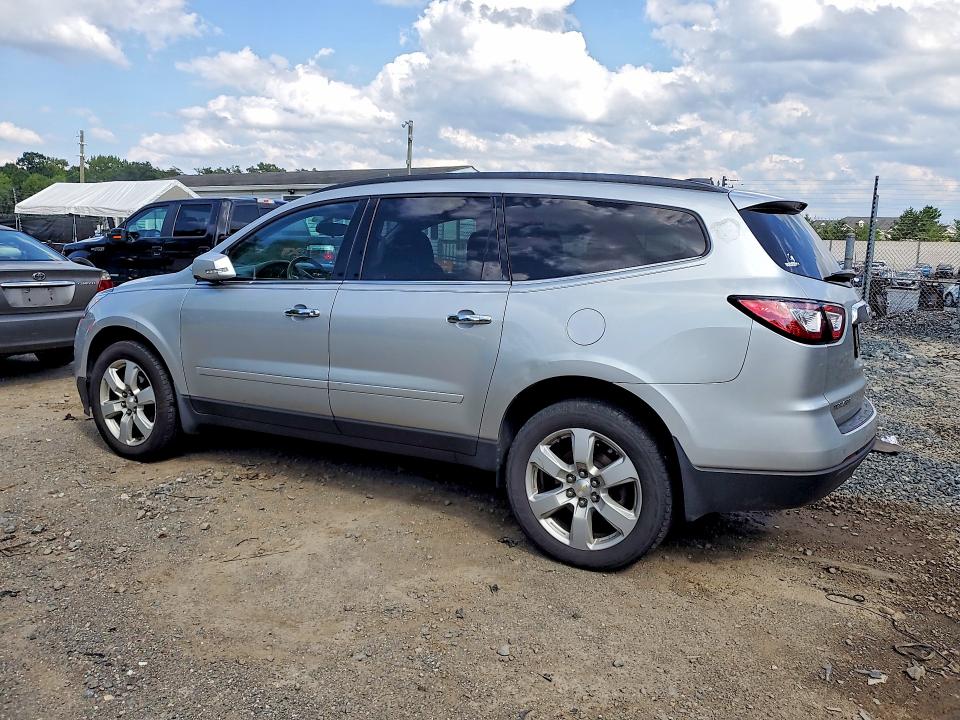 Photo 2 from auction – 2017 CHEVROLET TRAVERSE with VIN 1GNKRGKD2HJ105725