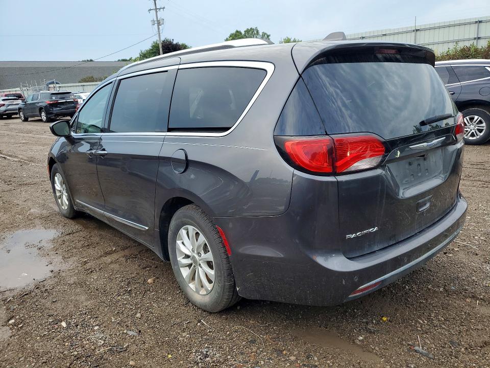 Photo 2 from auction – 2018 CHRYSLER PACIFICA with VIN 2C4RC1BG6JR279637
