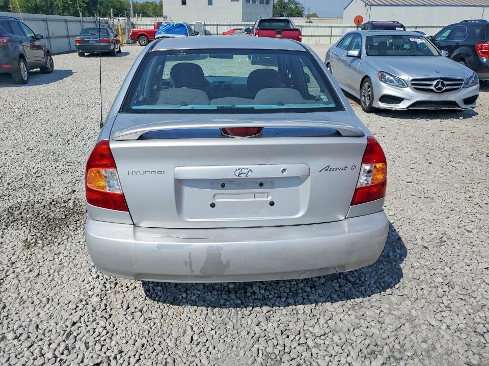 Photo 6 from auction – 2002 HYUNDAI ACCENT with VIN KMHCG45CX2U391250