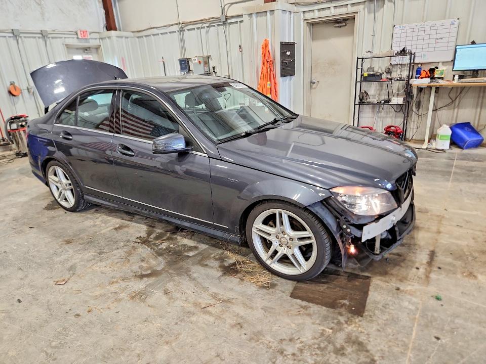 Photo 4 from auction – 2011 MERCEDES-BENZ C with VIN WDDGF8BB9BR185518