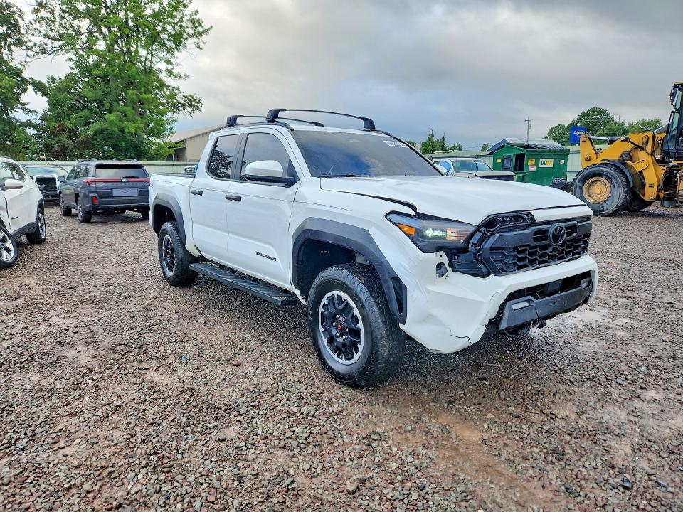 Photo 4 from auction – 2025 TOYOTA TACOMA with VIN 3TMLB5JN2SM096891