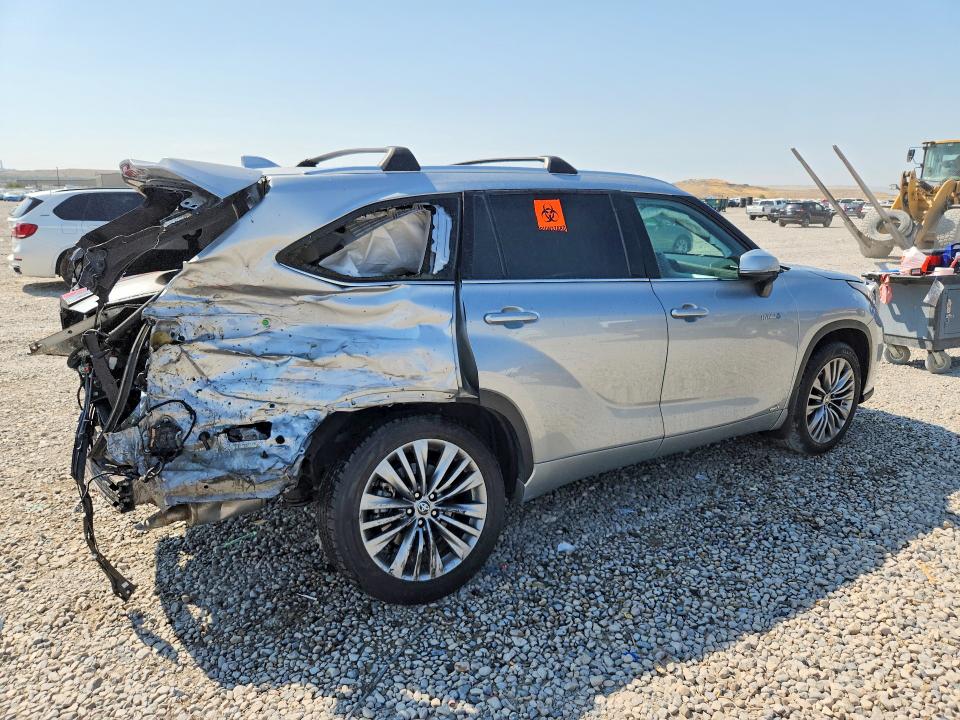 Photo 3 from auction – 2020 TOYOTA HIGHLANDER with VIN 5TDEBRCH4LS005421