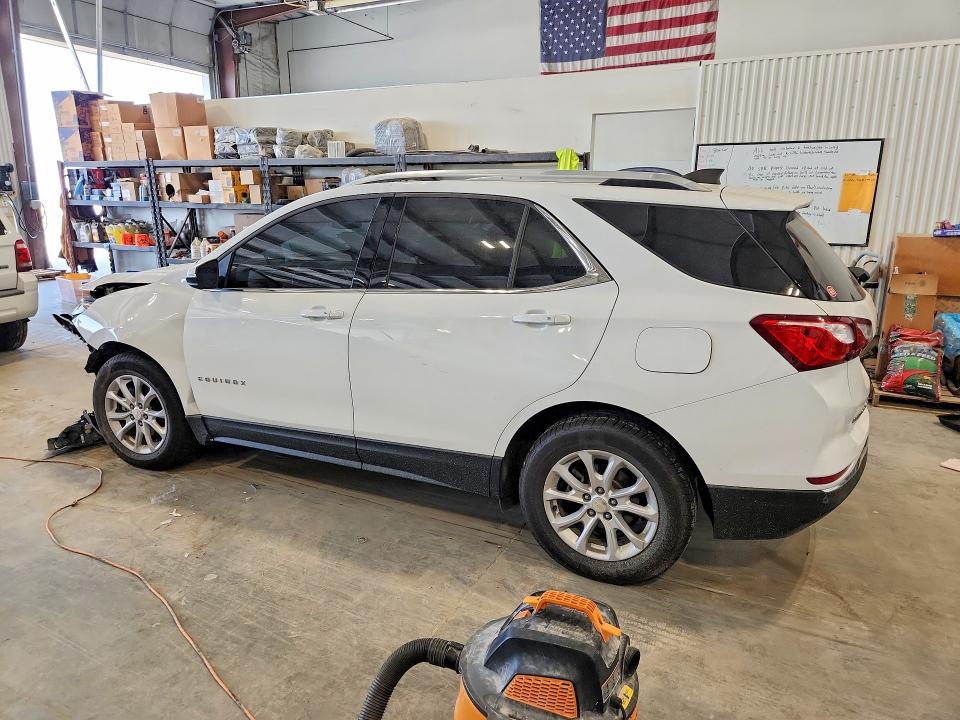 Photo 2 from auction – 2018 CHEVROLET EQUINOX with VIN 3GNAXUEU8JS638596