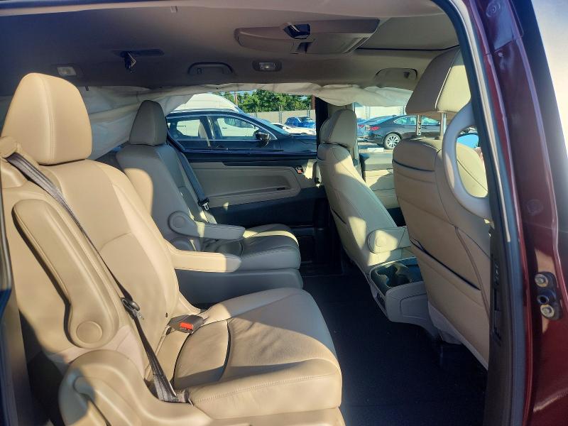 Photo 11 from auction – 2018 HONDA ODYSSEY with VIN 5FNRL6H74JB065116