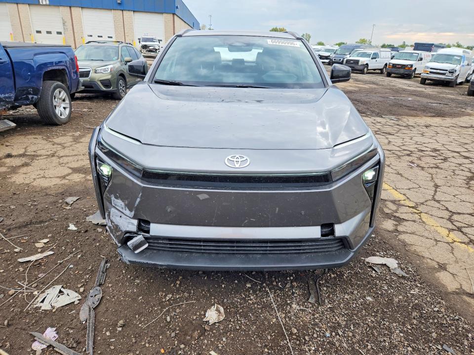 Photo 5 from auction – 2026 TOYOTA BZ with VIN JTMBCAEB6TJ016167