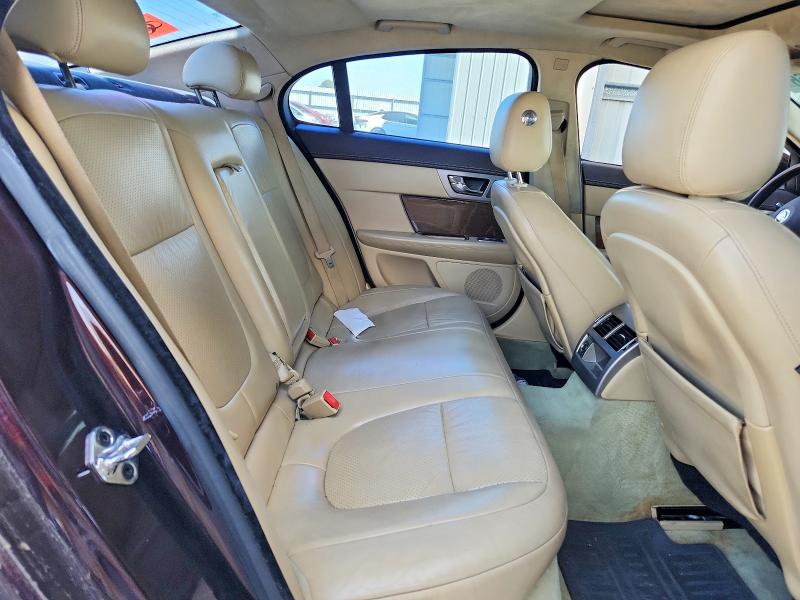 Photo 10 from auction – 2011 JAGUAR XF with VIN SAJWA0HE0BMR87302