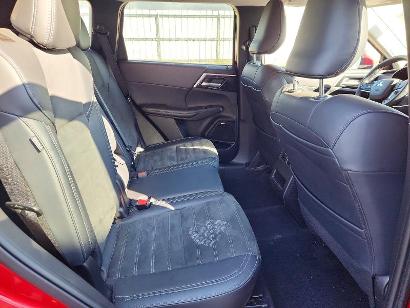 Photo 11 from auction – 2025 MITSUBISHI OUTLANDER with VIN JA4J3VA82SZ035807
