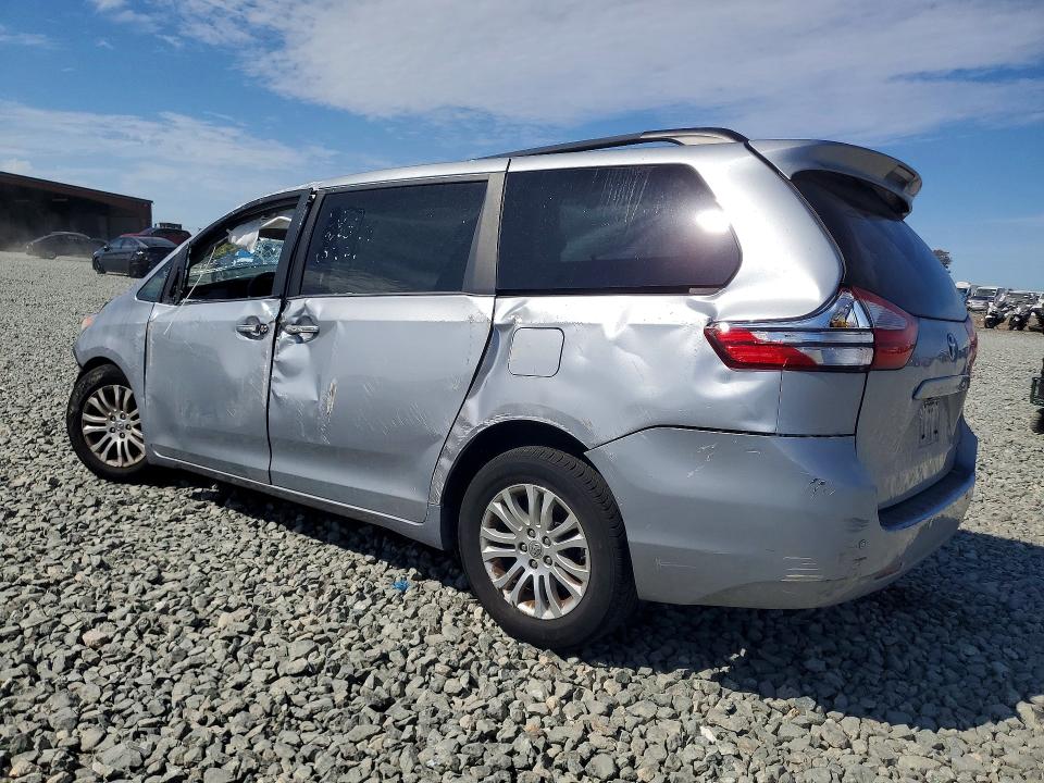 Photo 2 from auction – 2015 TOYOTA SIENNA with VIN 5TDYK3DC0FS659169
