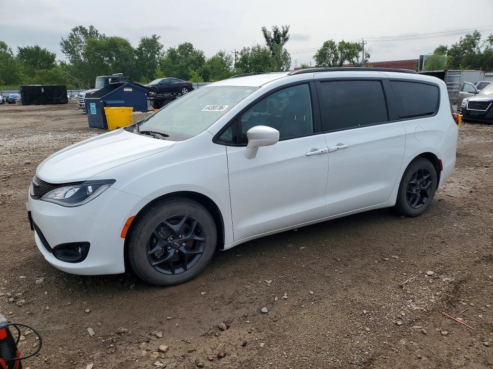 CHRYSLER PACIFICA 2019 with VIN 2C4RC1BG0KR550239 - Photo from auction