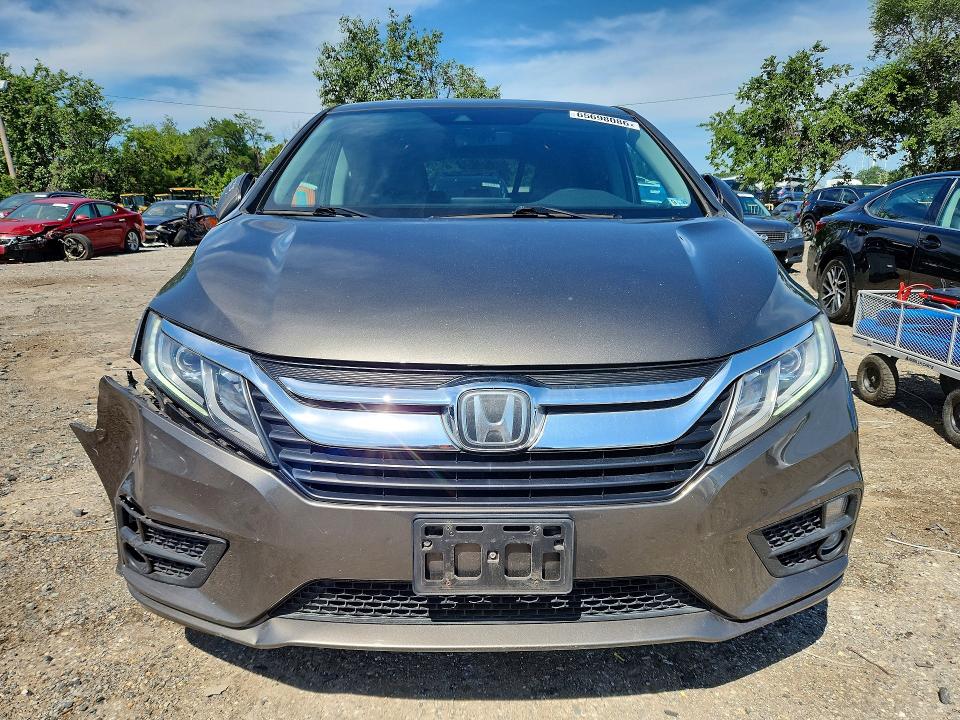 Photo 5 from auction – 2018 HONDA ODYSSEY with VIN 5FNRL6H75JB014918