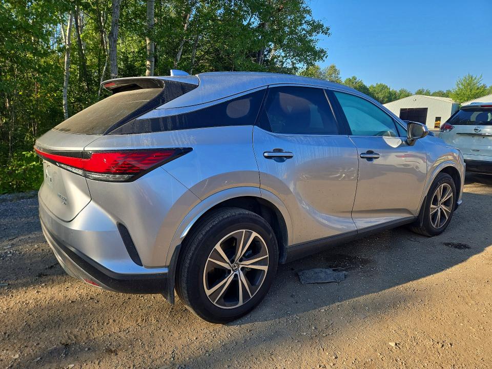 Photo 3 from auction – 2023 LEXUS RX with VIN 2T2BAMCA8PC008750