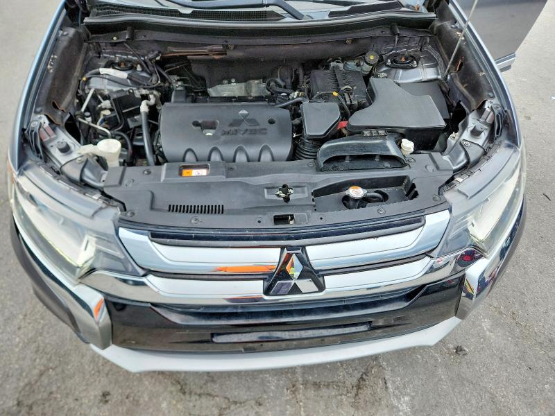 Photo 12 from auction – 2018 MITSUBISHI OUTLANDER with VIN JA4AD2A30JZ043449