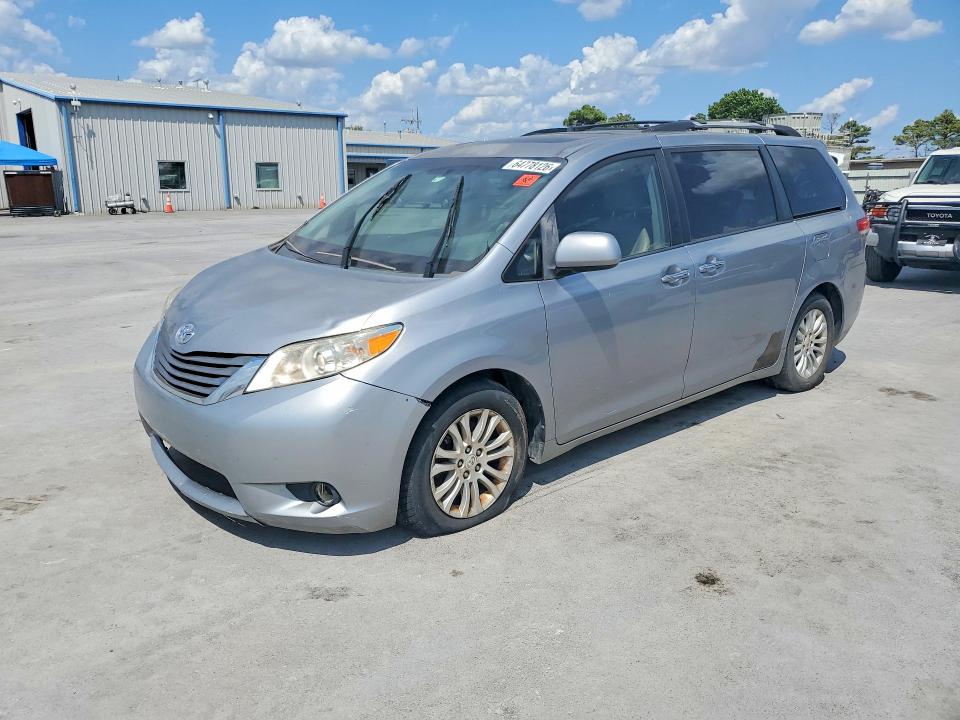 TOYOTA SIENNA 2011 with VIN 5TDYK3DC0BS015276 - Photo from auction