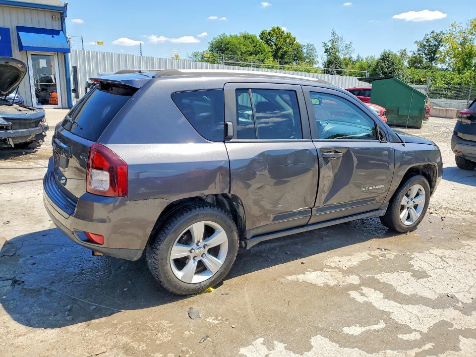 Photo 3 from auction – 2017 JEEP COMPASS with VIN 1C4NJDBB8HD104331