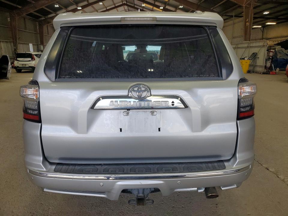 Photo 6 from auction – 2015 TOYOTA 4RUNNER with VIN JTEBU5JR0F5221242