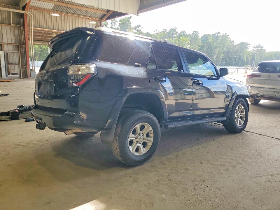 Photo 3 from auction – 2015 TOYOTA 4RUNNER with VIN JTEZU5JR6F5090266
