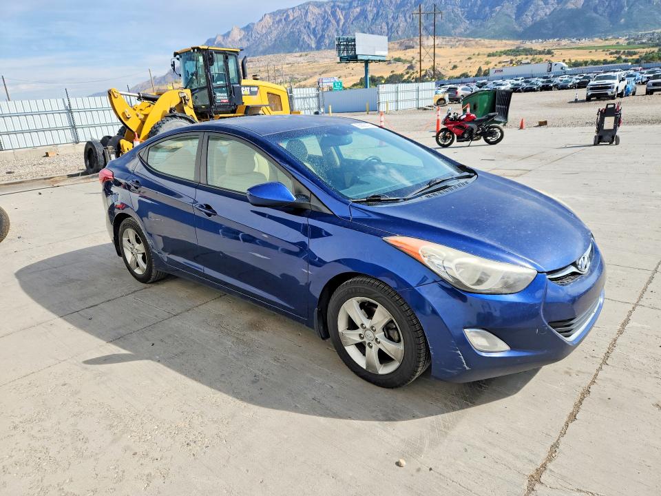 Photo 4 from auction – 2013 HYUNDAI ELANTRA with VIN KMHDH4AE2DU684393