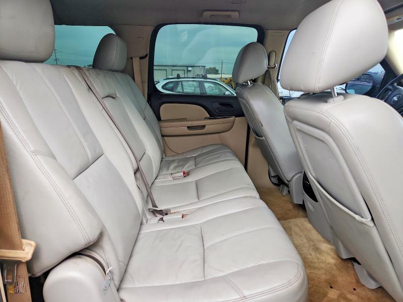 Photo 11 from auction – 2007 CHEVROLET SUBURBAN with VIN 1GNFC16097R257167