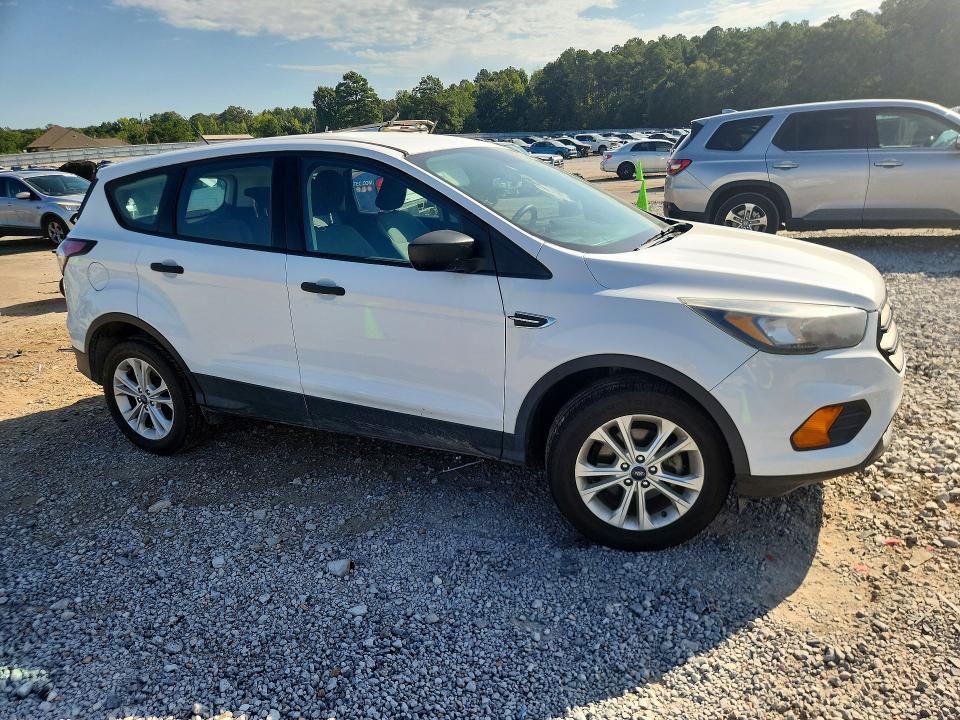 Photo 4 from auction – 2018 FORD ESCAPE with VIN 1FMCU0F76JUA16943