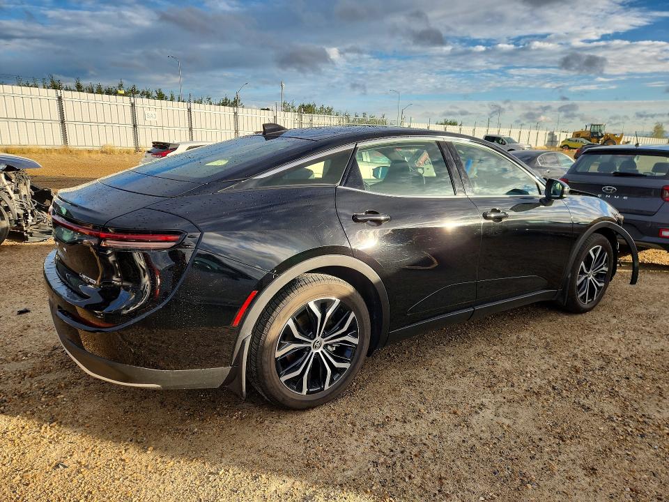 Photo 3 from auction – 2023 TOYOTA CROWN with VIN JTDAAAAF6P3012964
