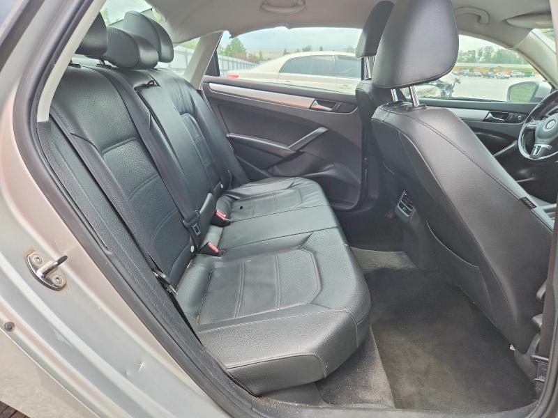 Photo 10 from auction – 2013 VOLKSWAGEN PASSAT with VIN 1VWBP7A33DC008374