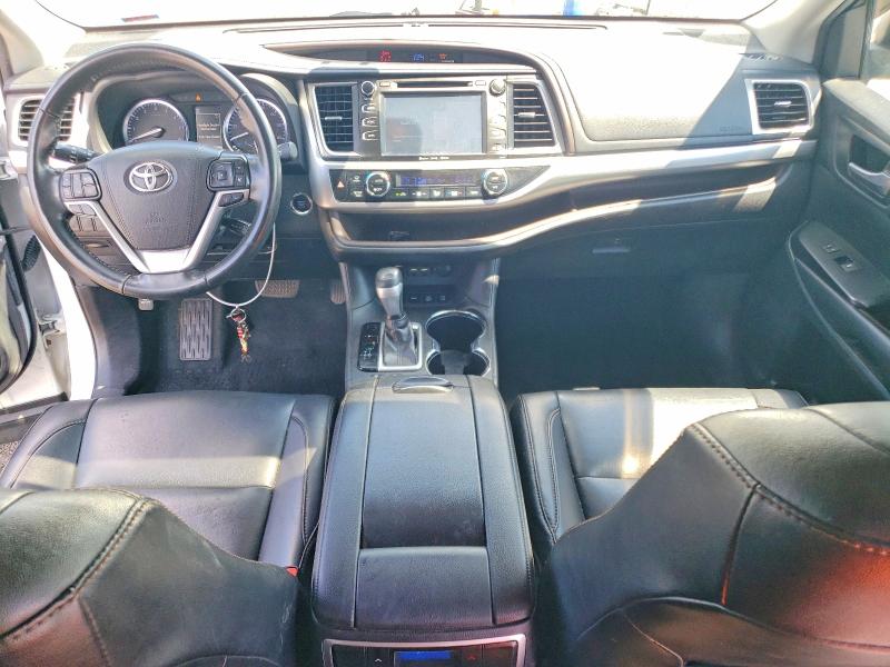 Photo 8 from auction – 2019 TOYOTA HIGHLANDER with VIN 5TDJZRFH8KS594512
