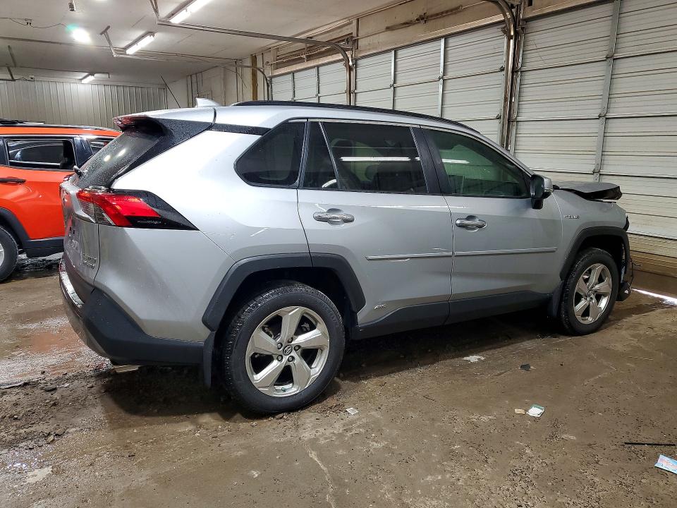 Photo 3 from auction – 2019 TOYOTA RAV4 with VIN 2T3DWRFV8KW028280