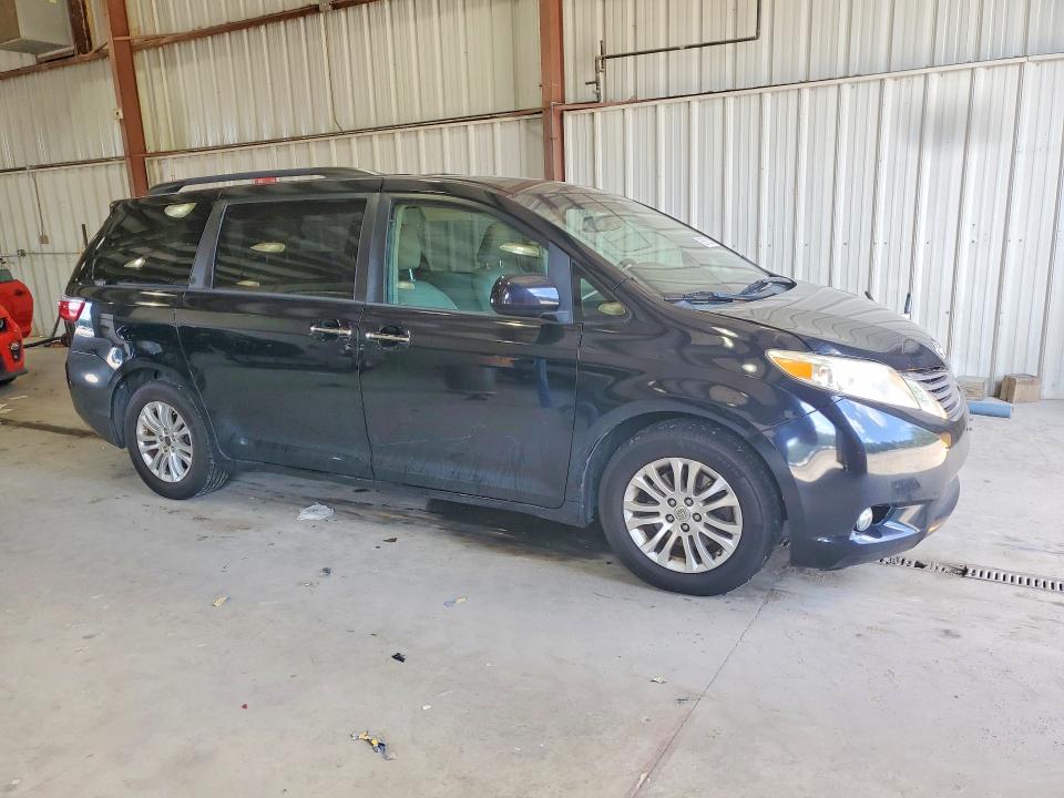 Photo 4 from auction – 2015 TOYOTA SIENNA with VIN 5TDYK3DC1FS617626