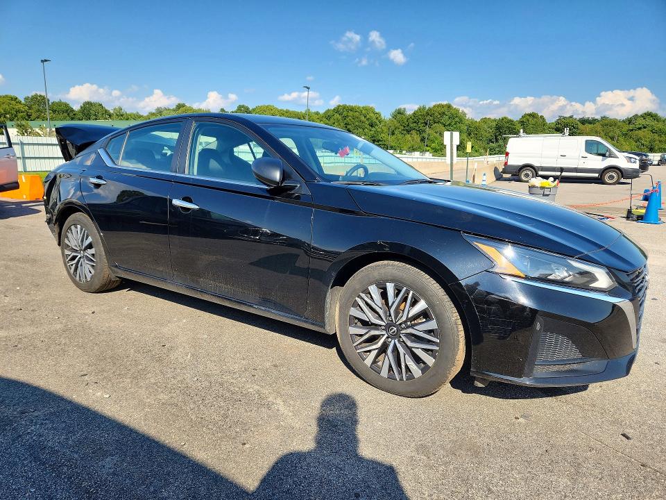 Photo 4 from auction – 2024 NISSAN ALTIMA with VIN 1N4BL4DV0RN341532