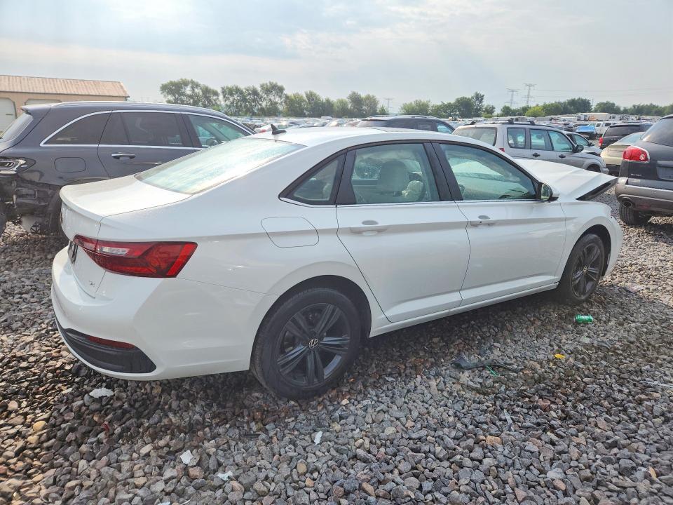 Photo 3 from auction – 2024 VOLKSWAGEN JETTA with VIN 3VW7M7BU3RM054248