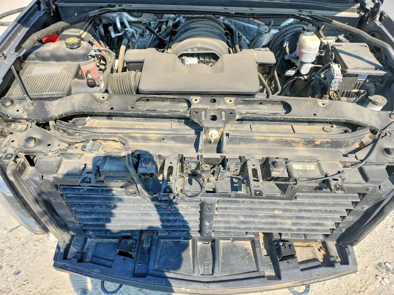 Photo 12 from auction – 2017 CHEVROLET SUBURBAN with VIN 1GNSKHKC7HR379912