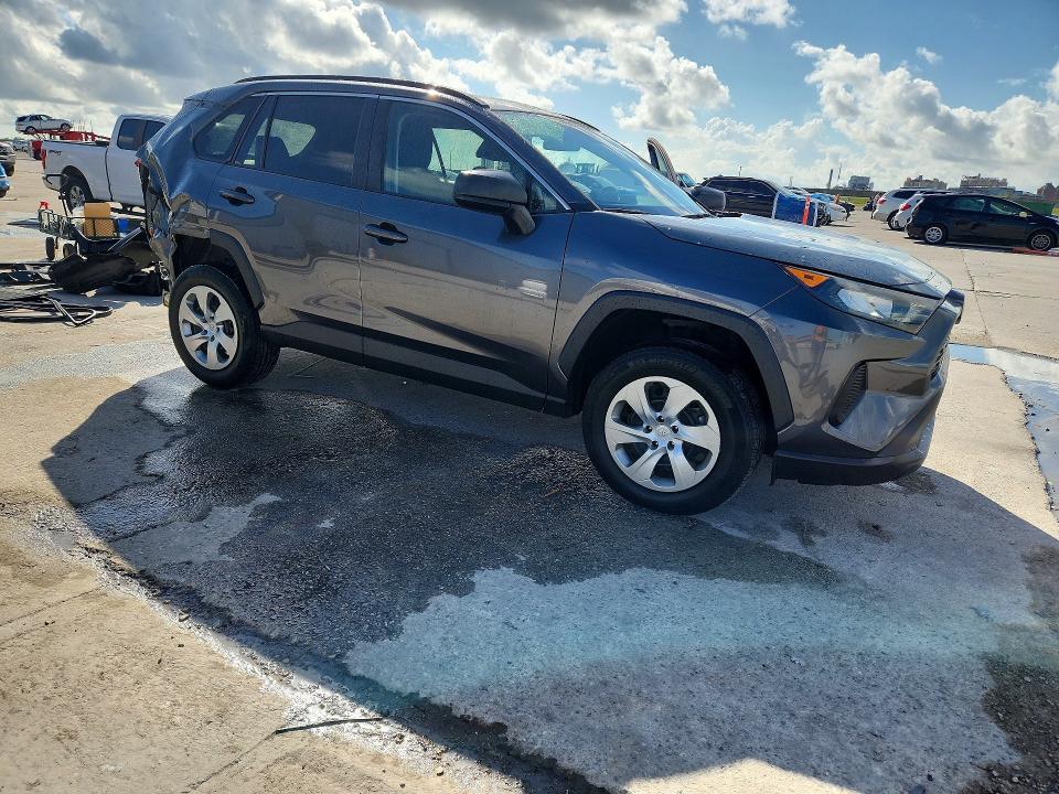 Photo 4 from auction – 2021 TOYOTA RAV4 with VIN 2T3H1RFV2MC110297