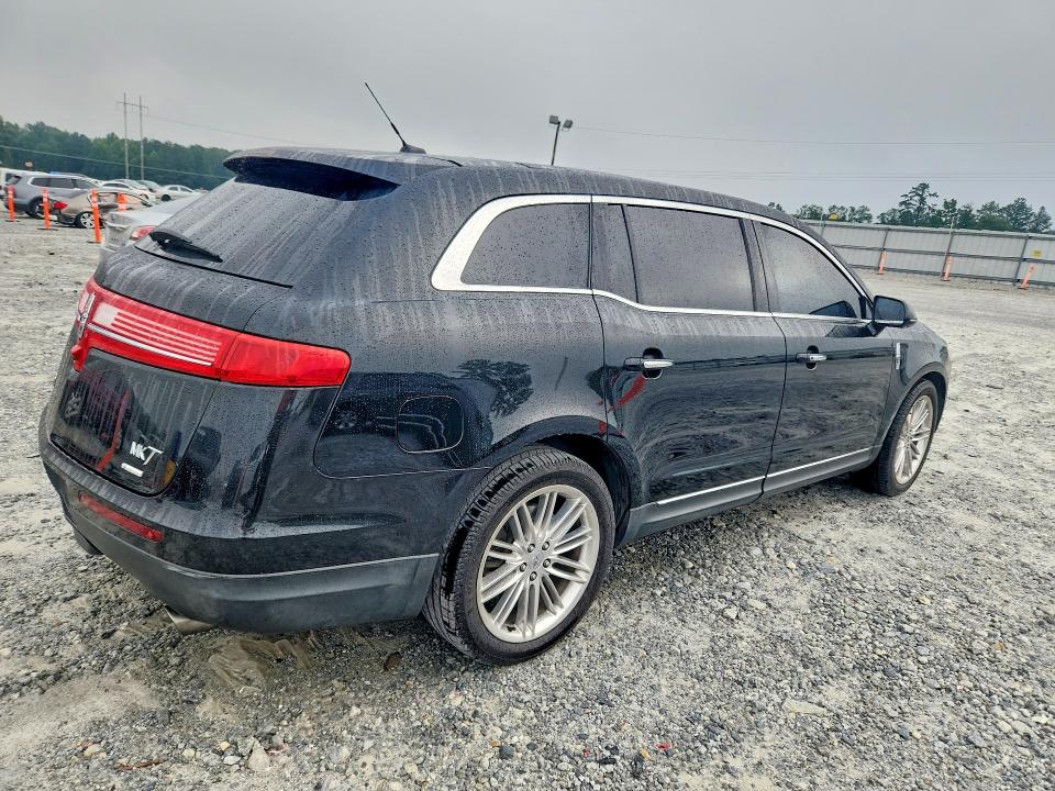 Photo 3 from auction – 2013 LINCOLN MKT with VIN 2LMHJ5AT7DBL56374