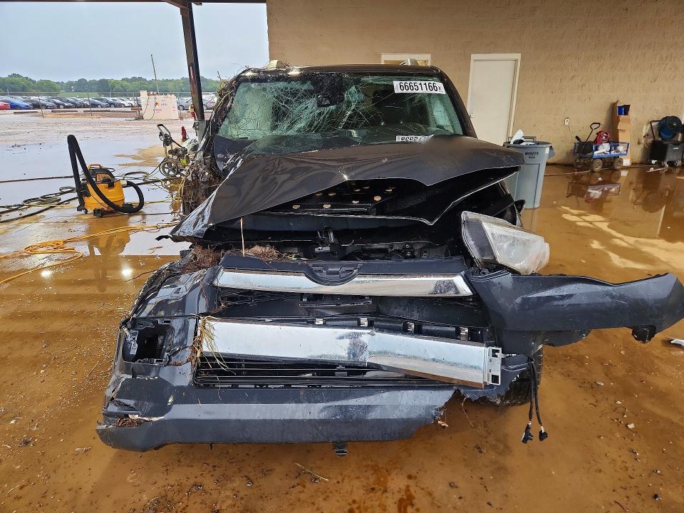 Снимка 5 от търг – 2024 TOYOTA 4RUNNER с VIN JTEKU5JR4R6263606