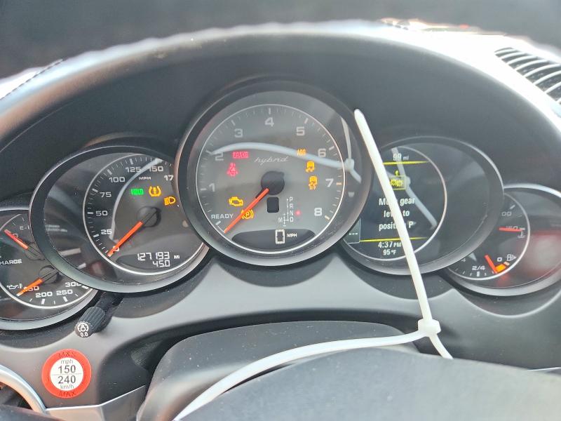 Photo 9 from auction – 2013 PORSCHE CAYENNE with VIN WP1AE2A2XDLA15710