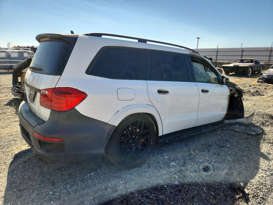 Photo 3 from auction – 2016 MERCEDES-BENZ GL with VIN 4JGDF7EE9GA707160
