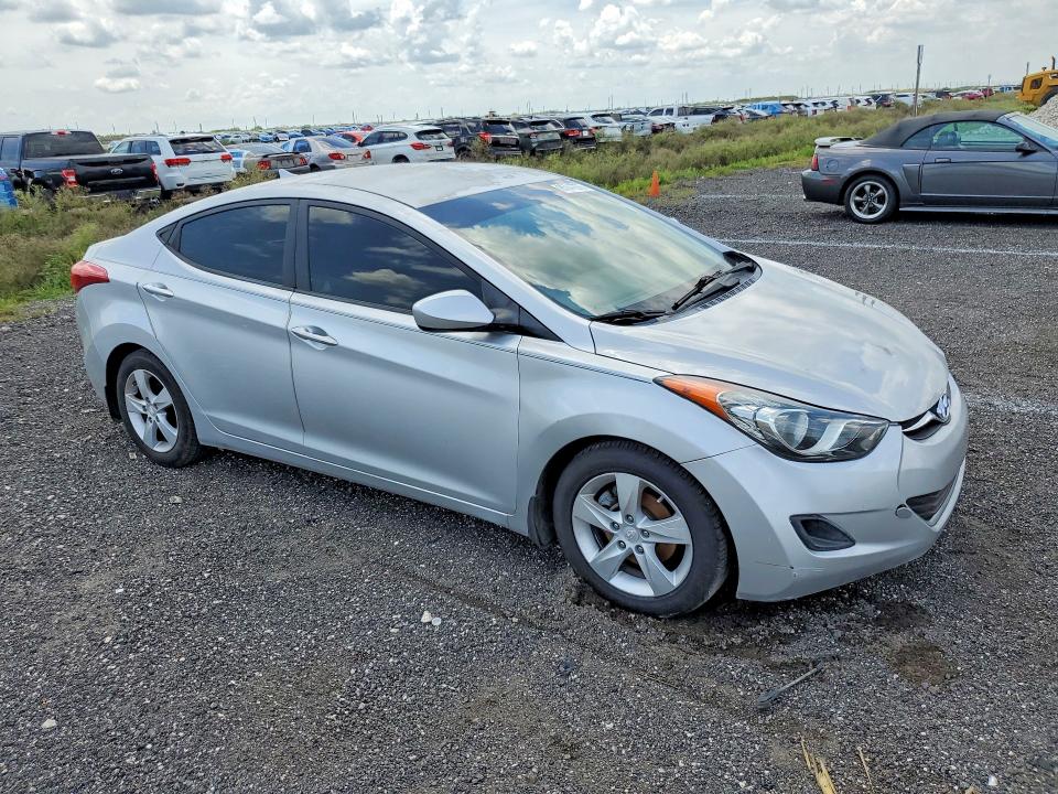 Photo 4 from auction – 2011 HYUNDAI ELANTRA with VIN KMHDH4AEXBU146697