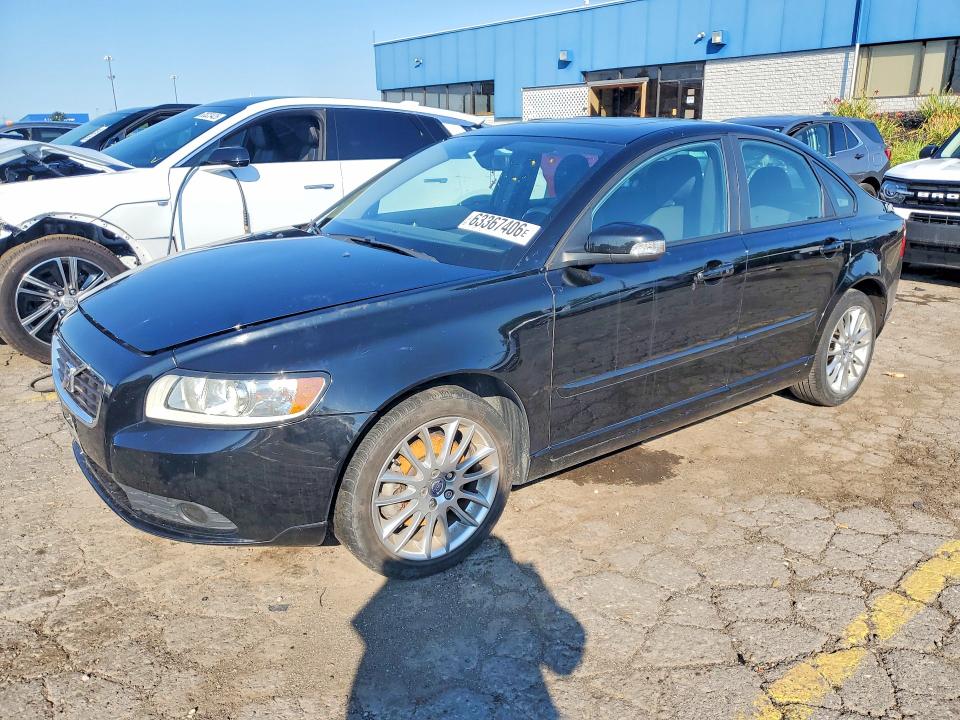 VOLVO S40 2010 with VIN YV1390MS5A2495522 - Photo from auction