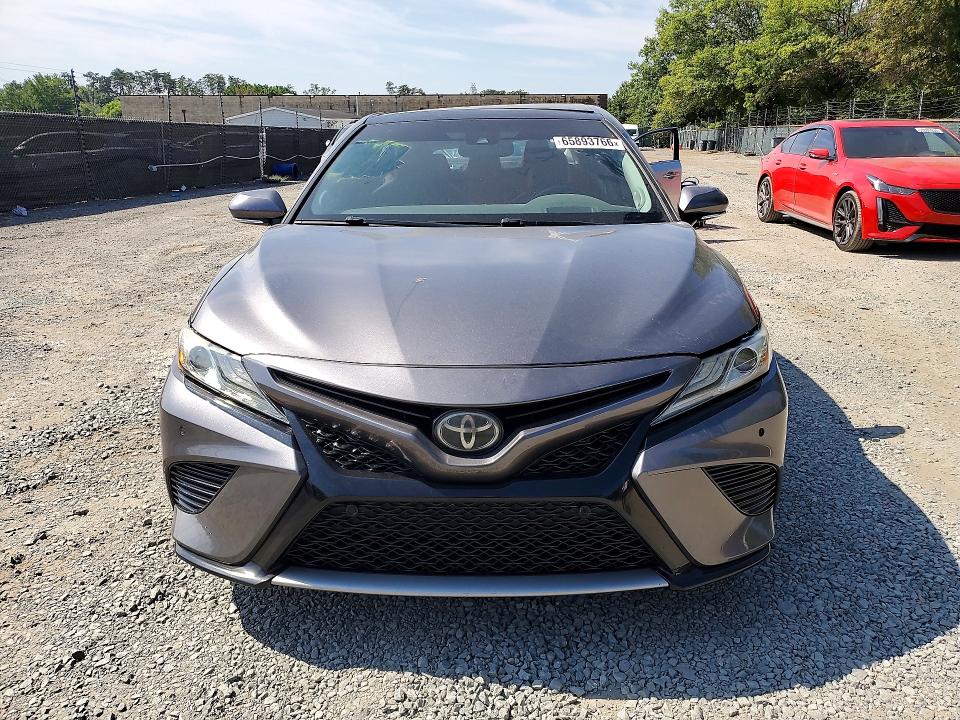 Снимка 5 от търг – 2018 TOYOTA CAMRY с VIN 4T1BZ1HK1JU015008